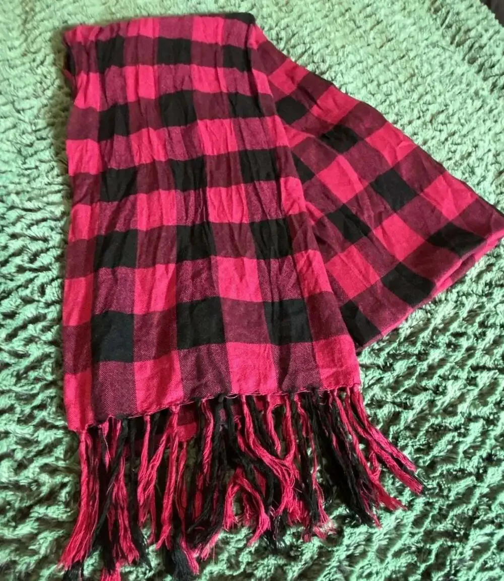 Red and Black Buffalo Plaid Fringed Lightweight Scarf